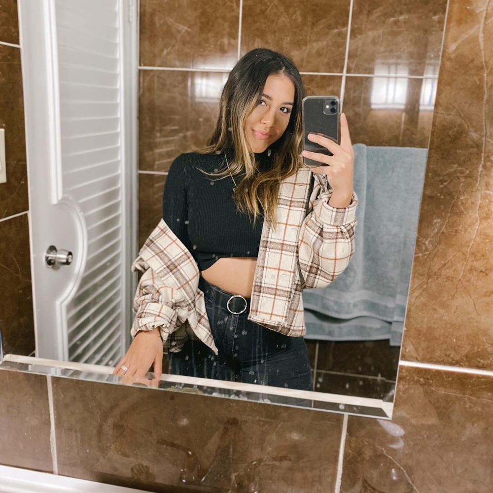 Meet your Posher, Monique